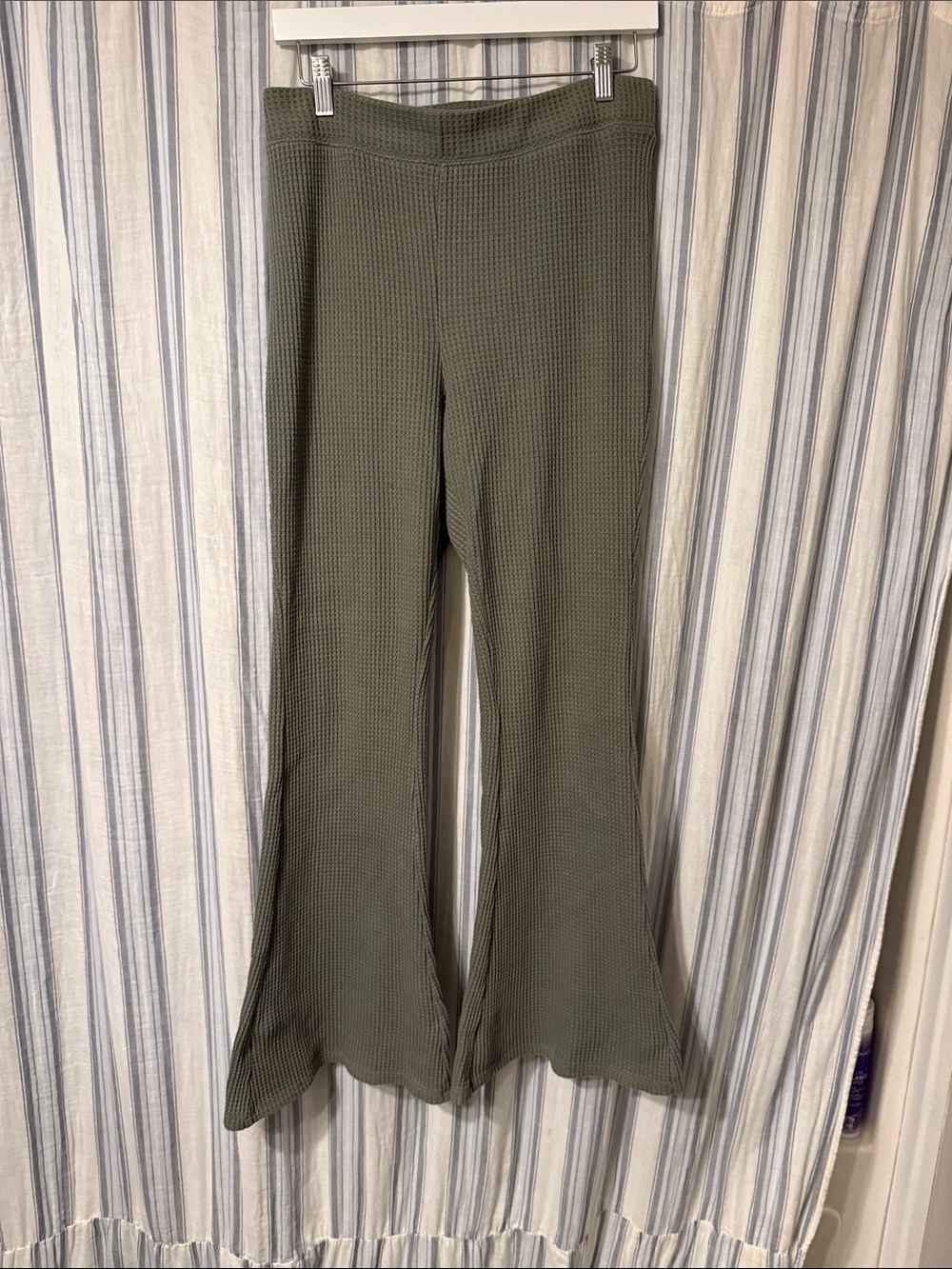 aerie Woman’s Olive Green Waffle-Knit Flares
